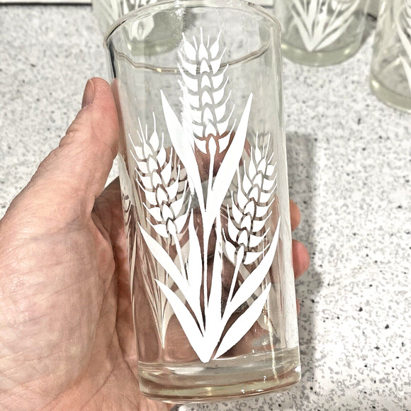 Vintage Mid Century Glassware Set of 4 Glasses Clear White Wheat Motif Tumblers - Picture 2 of 6